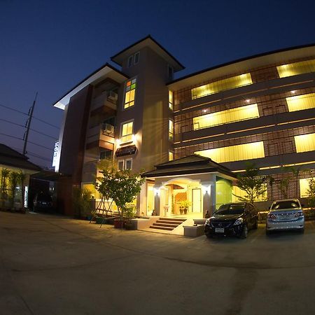 Hotel Baan Sanpoom Phitsanulok Esterno foto