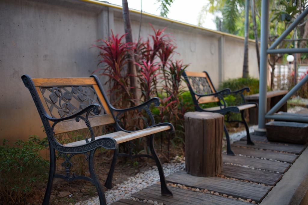 Hotel Baan Sanpoom Phitsanulok Esterno foto