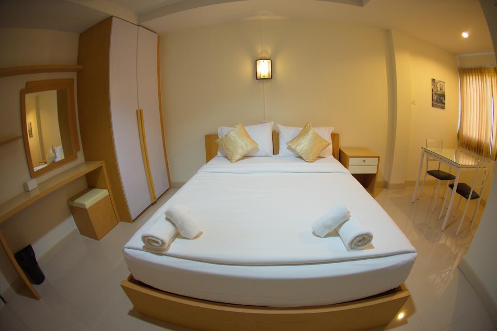 Hotel Baan Sanpoom Phitsanulok Esterno foto