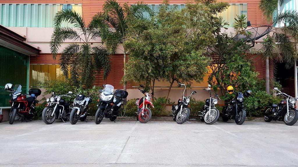 Hotel Baan Sanpoom Phitsanulok Esterno foto