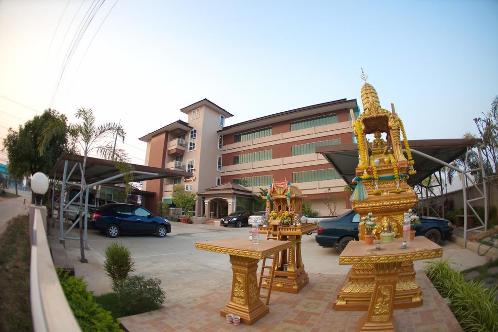 Hotel Baan Sanpoom Phitsanulok Esterno foto